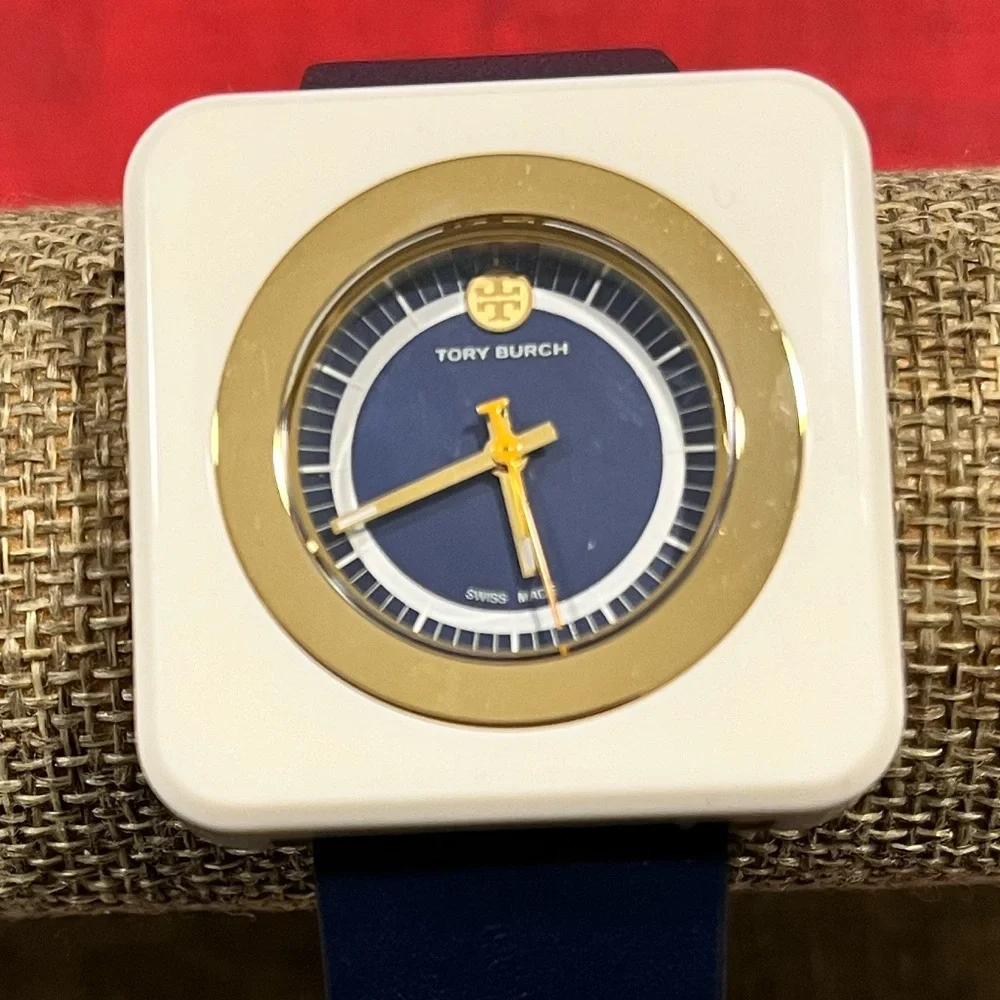 TORY BURCH ‘LIZZIE’ PRE-LOVED AUTHENTIC NAVY &WHITE SQUARE DESIGN LEATHER WATCH - Picture 5 of 16